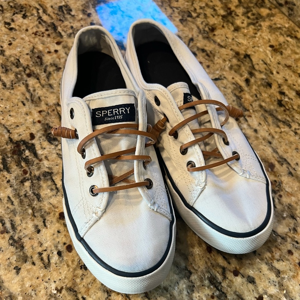 Women’s Sperry slip-on sneakers - 7